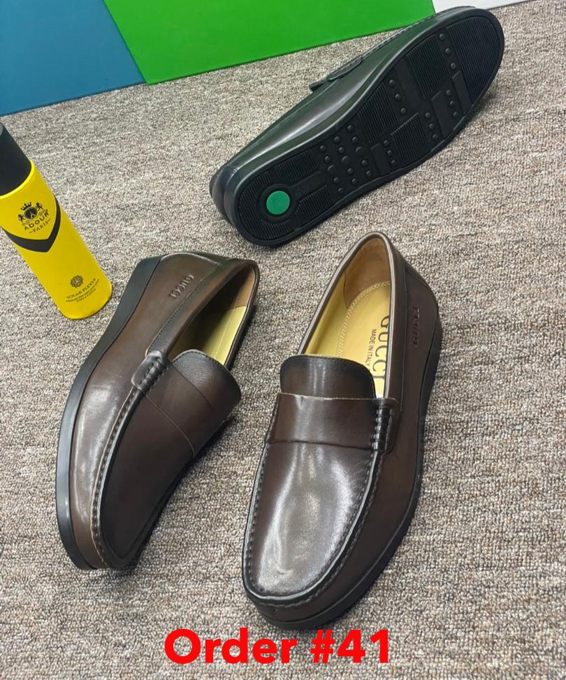 Brown Gucci belt on
