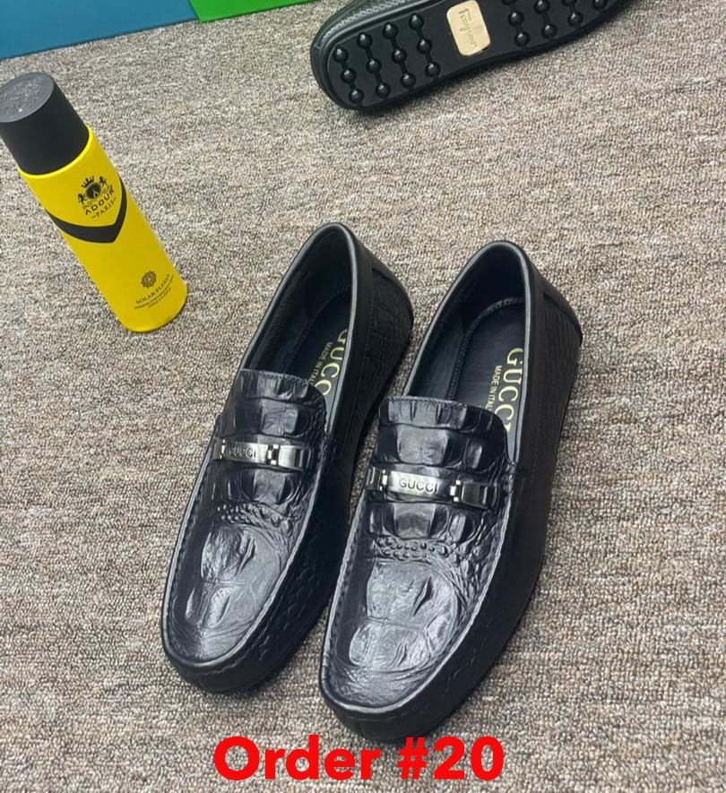 Gucci crocks black